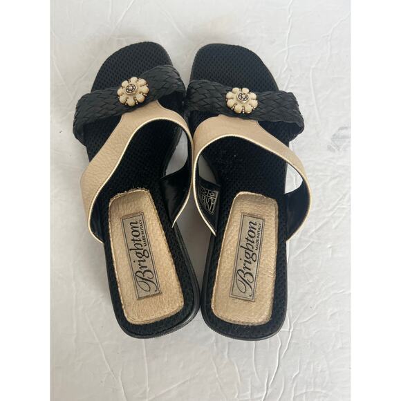 Brighton Victory Cream Black Leather Pearl Flower Slip-On Slide Sandals Sz 7M - Picture 8 of 9